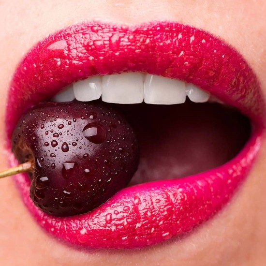 Истакнување на усните со вкус на цреши